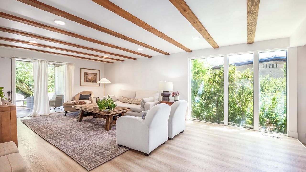 Photo of Livingroom in Holladay