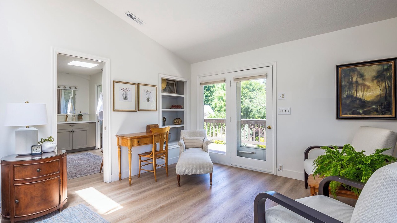 Photo of Livingroom in Holladay