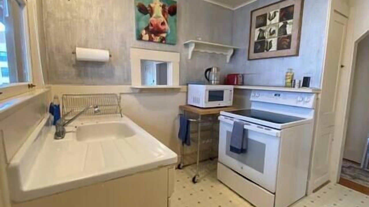 Photo of Others in Astoria