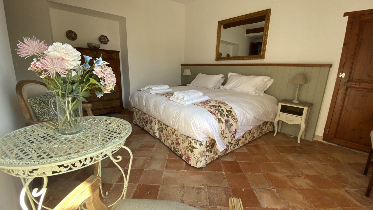 Photo of Bedroom in Le Somail