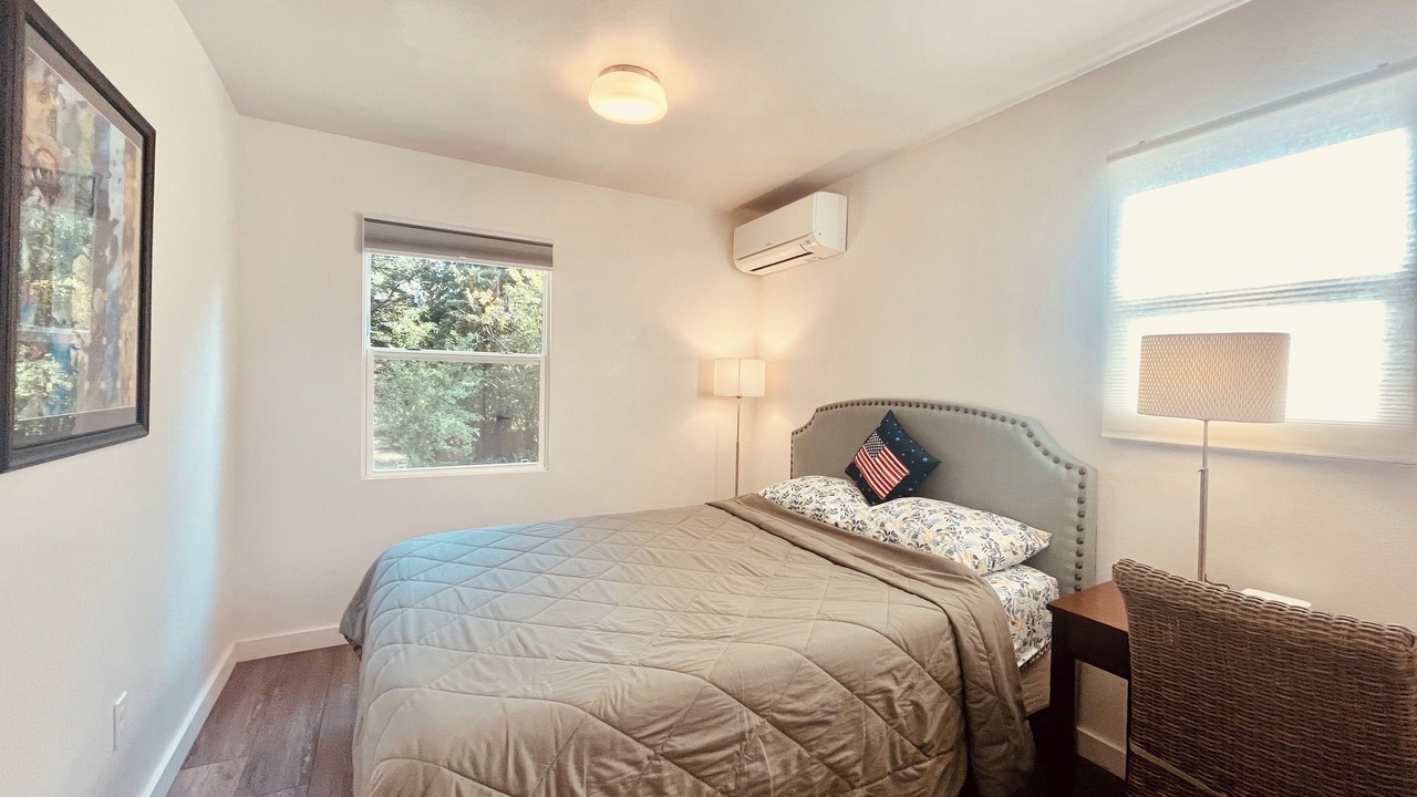 Photo of Bedroom in Haller Lake