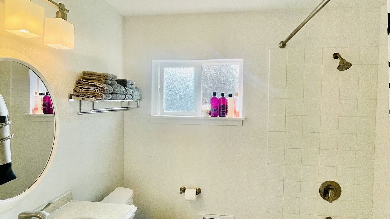 Photo of Bathroom in Haller Lake