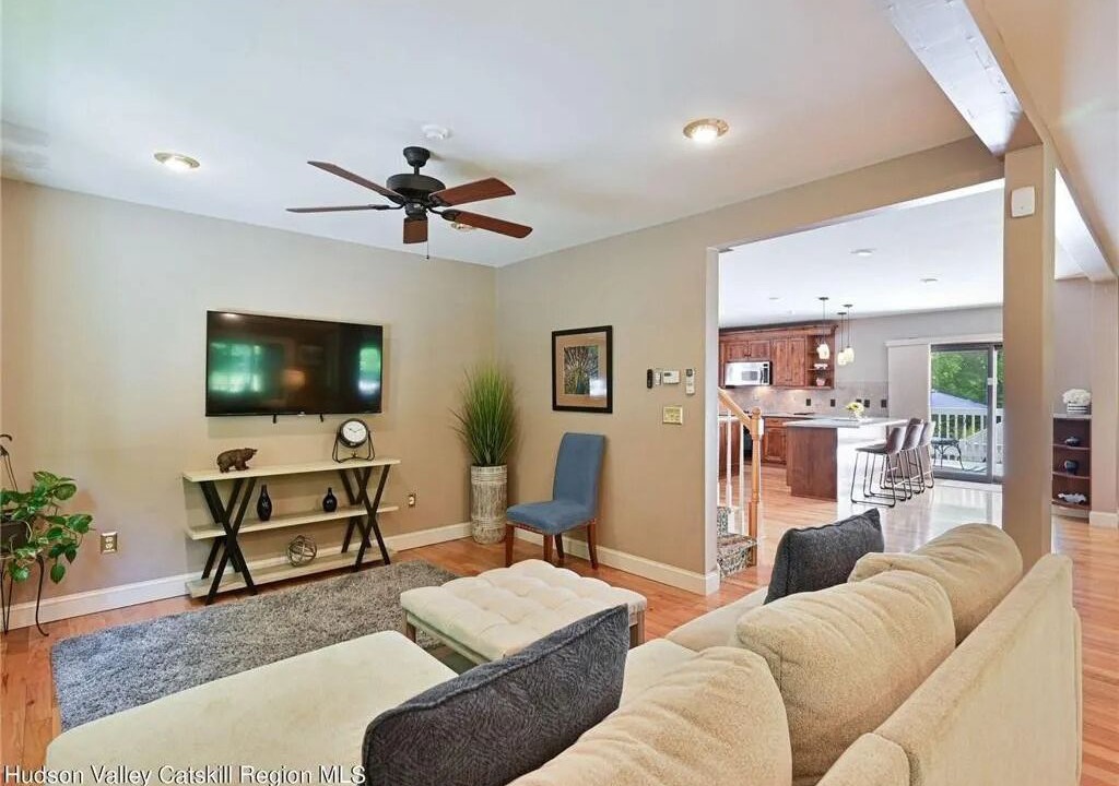 Photo of Livingroom in New Paltz