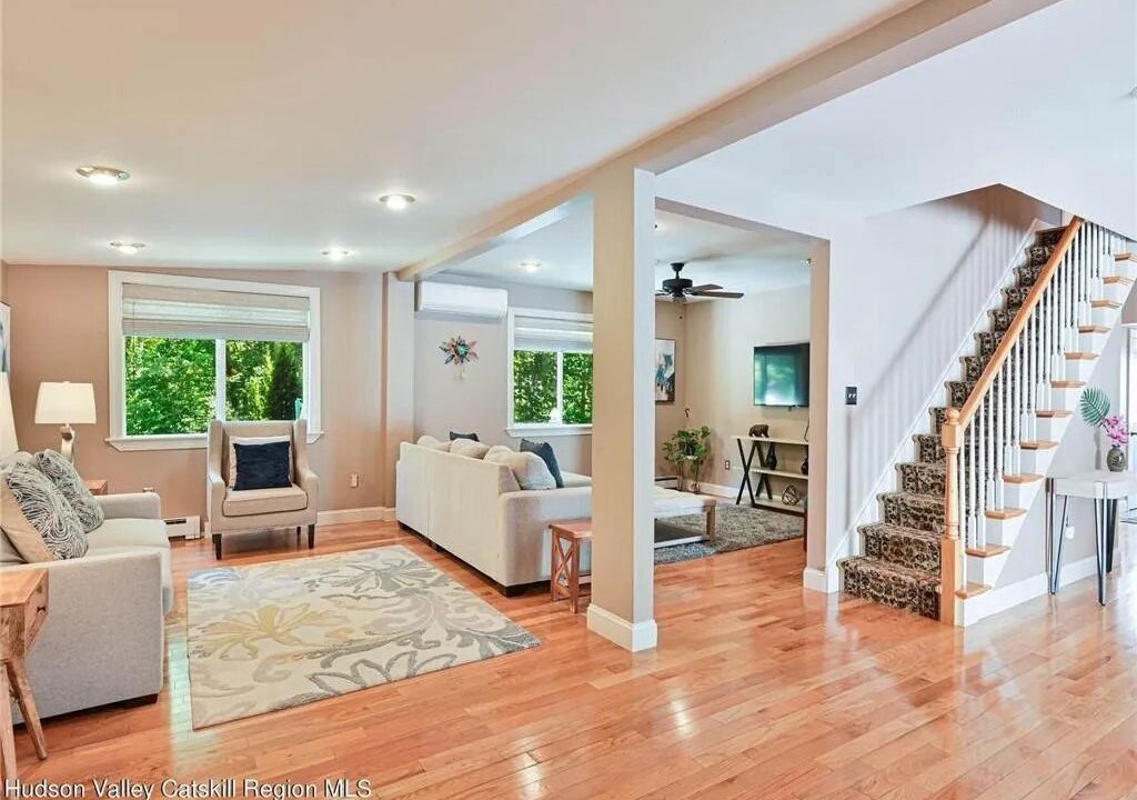 Photo of Livingroom in New Paltz