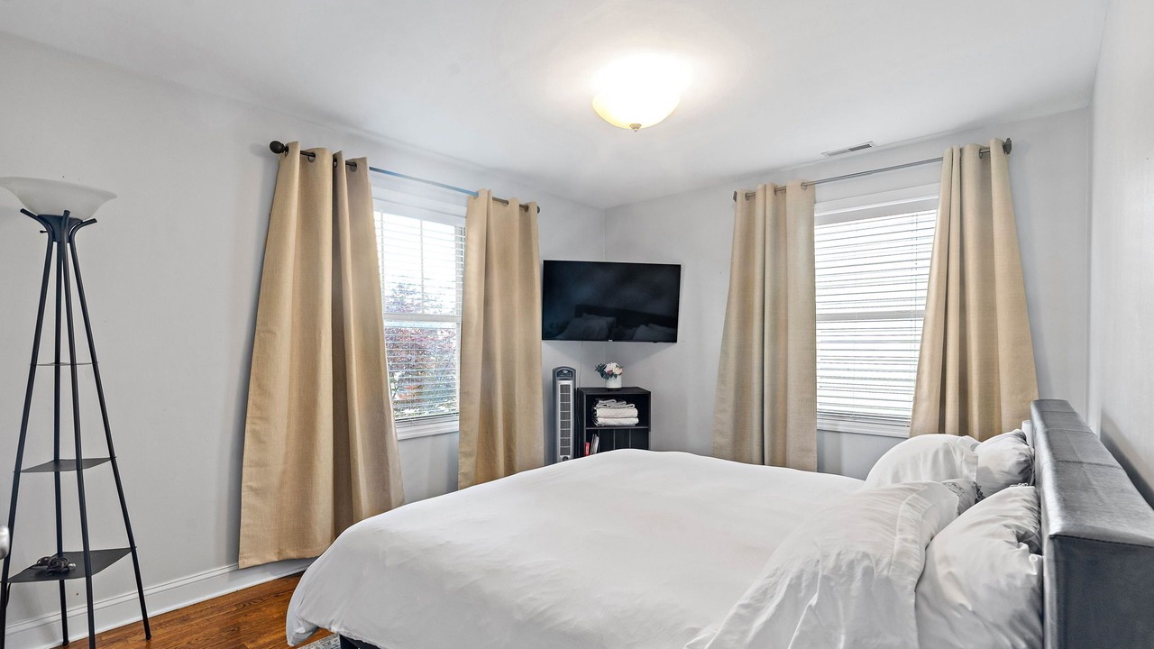Photo of Bedroom in The Nations