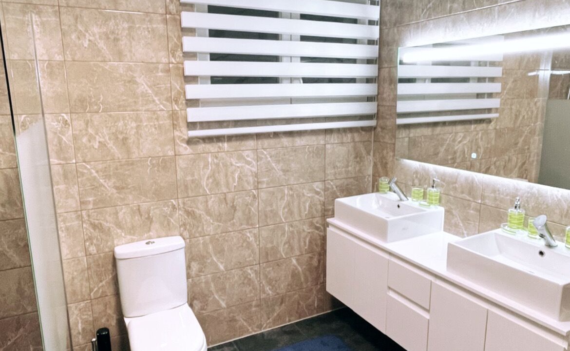 Photo of Bathroom in Brelevenez