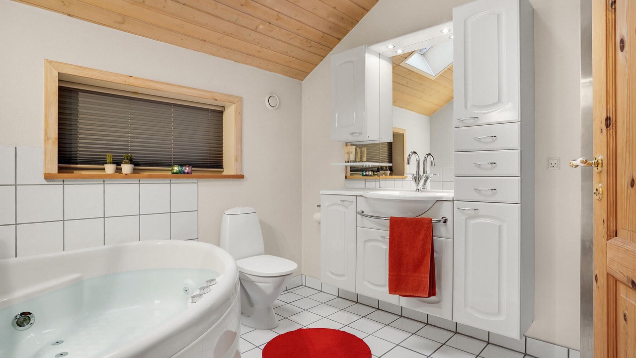 Photo of Bathroom in Femmøller