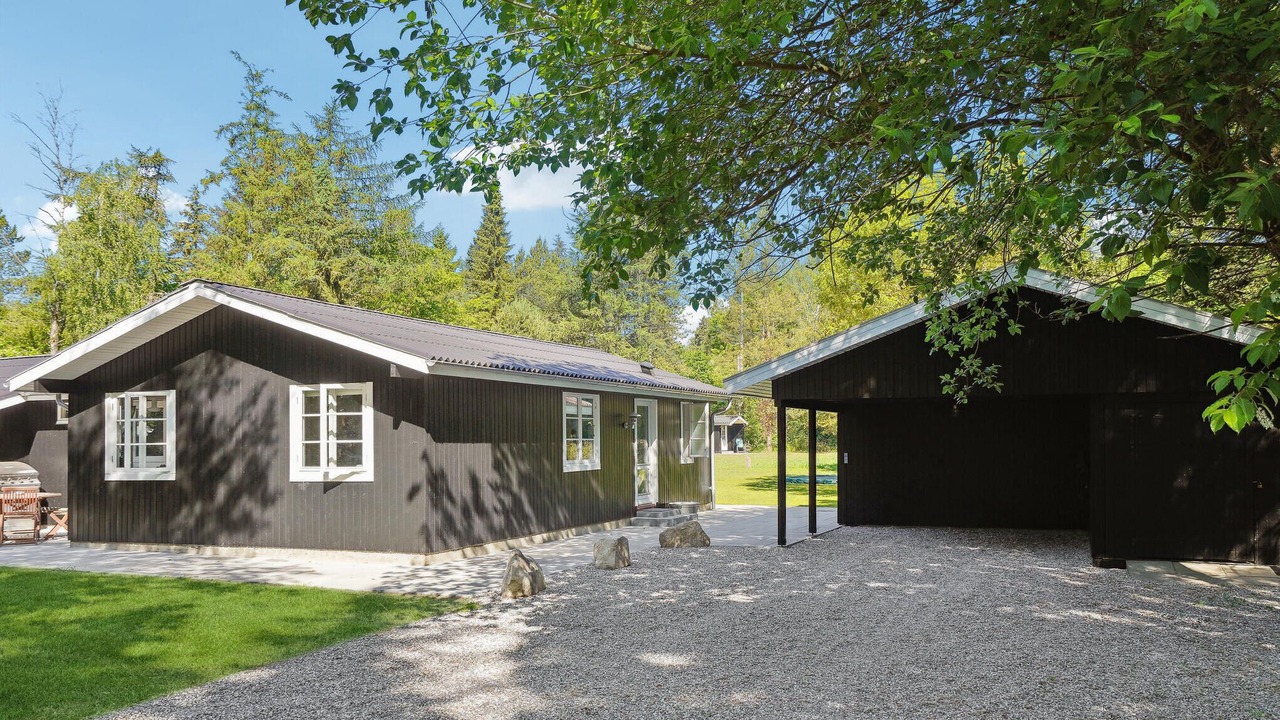 Photo of Others in Ans