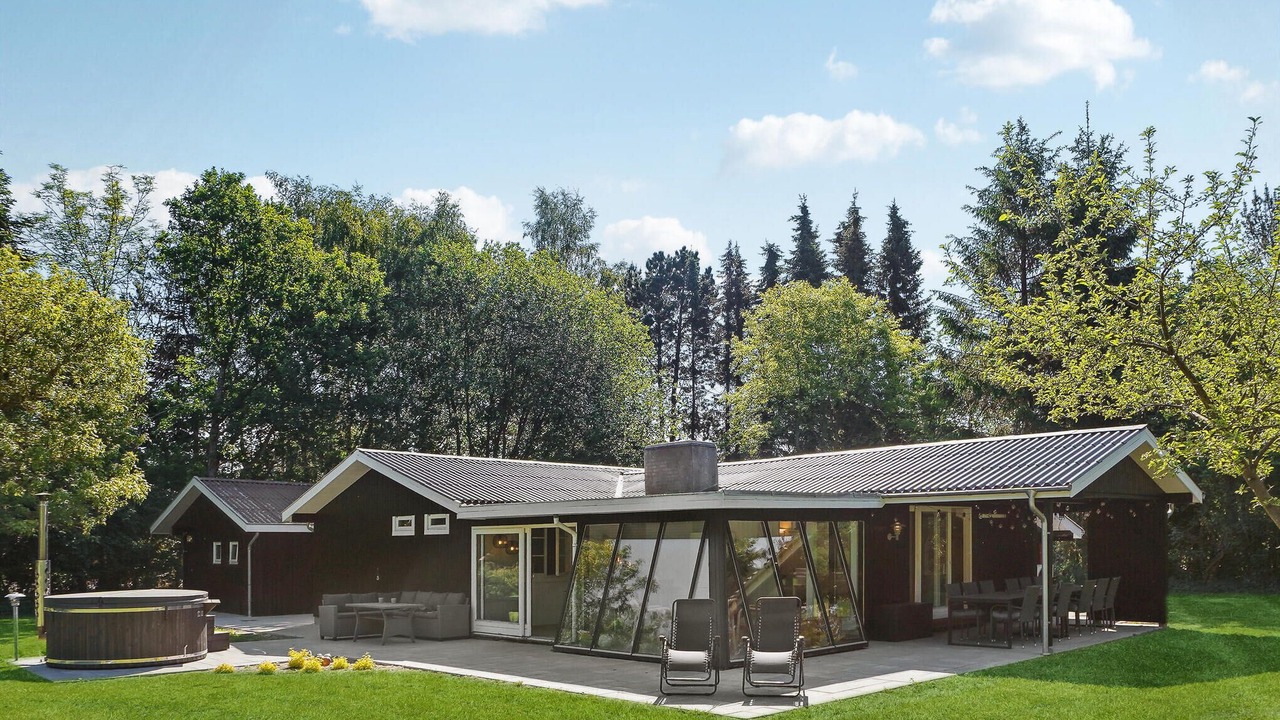 Photo of Others in Ans