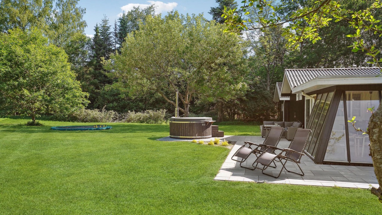 Photo of Others in Ans