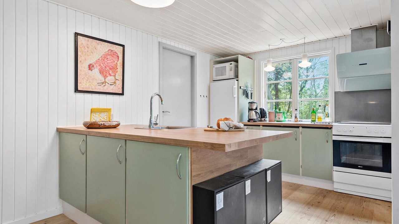 Photo of Others in Ans