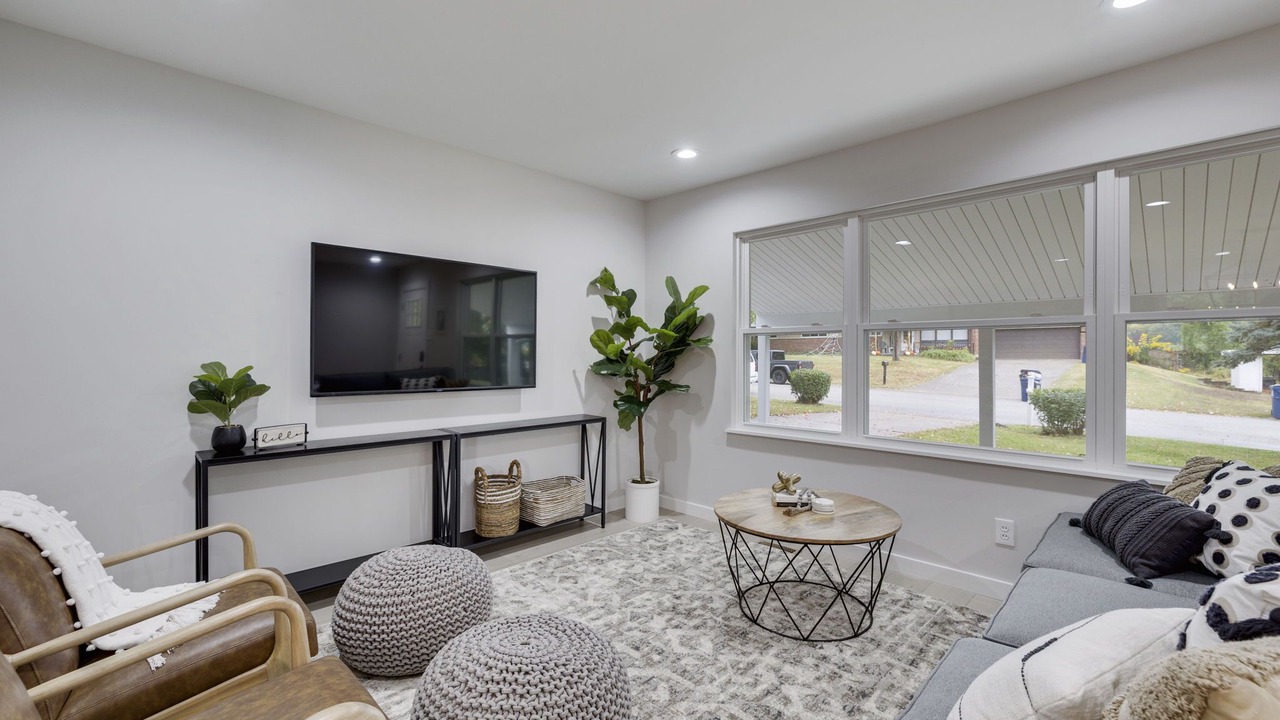 Photo of Livingroom in St. Charles