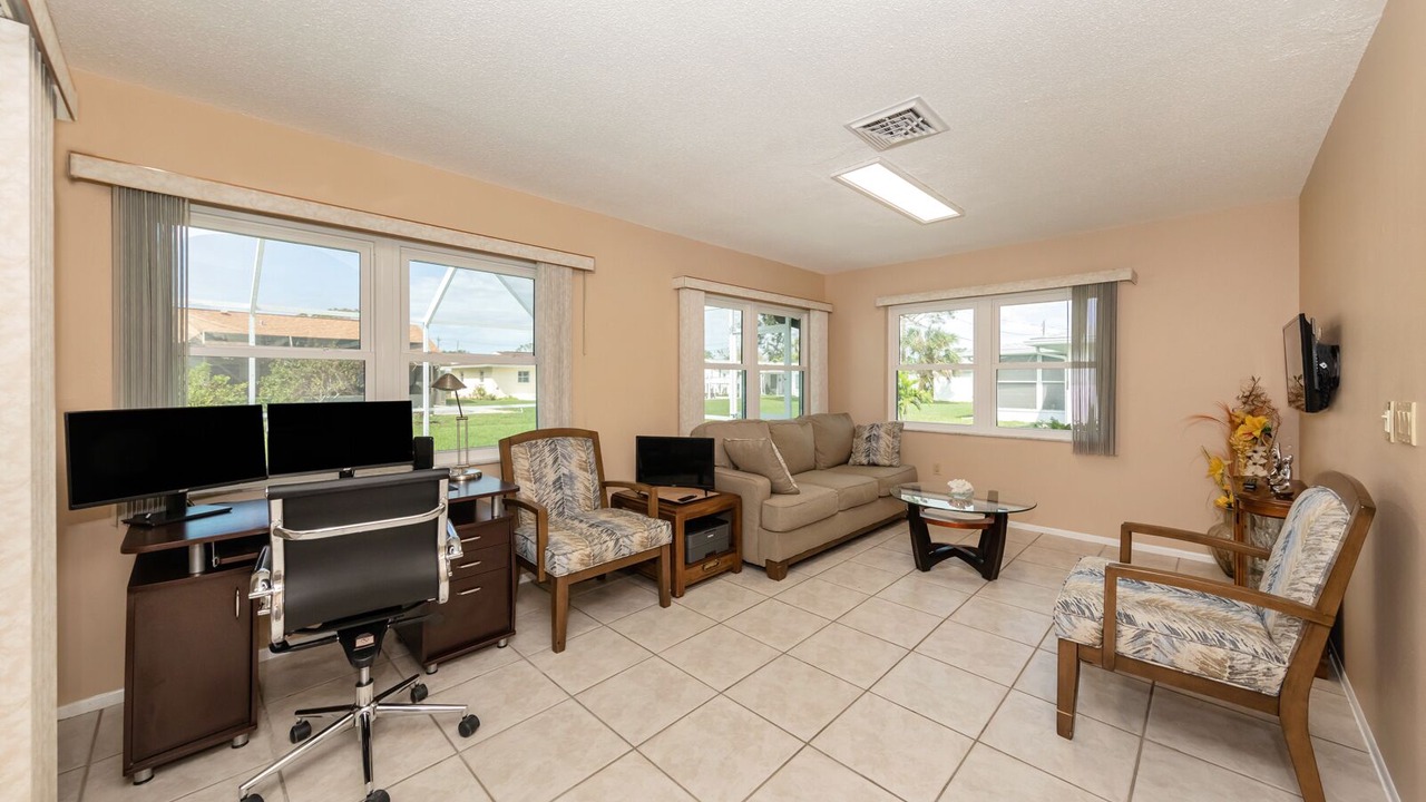 Photo of Livingroom in Venice East