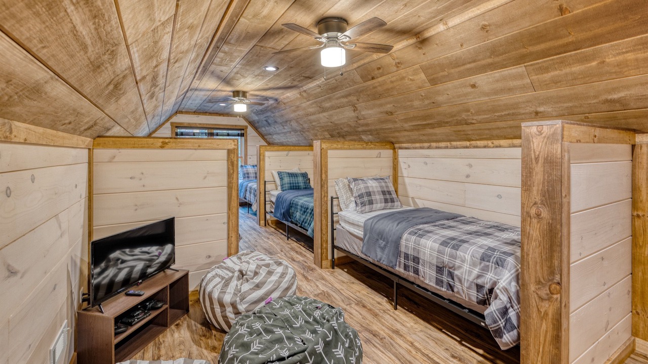 Photo of Bedroom in Foxfire Estates