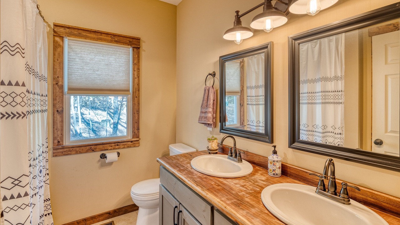 Photo of Bathroom in Foxfire Estates