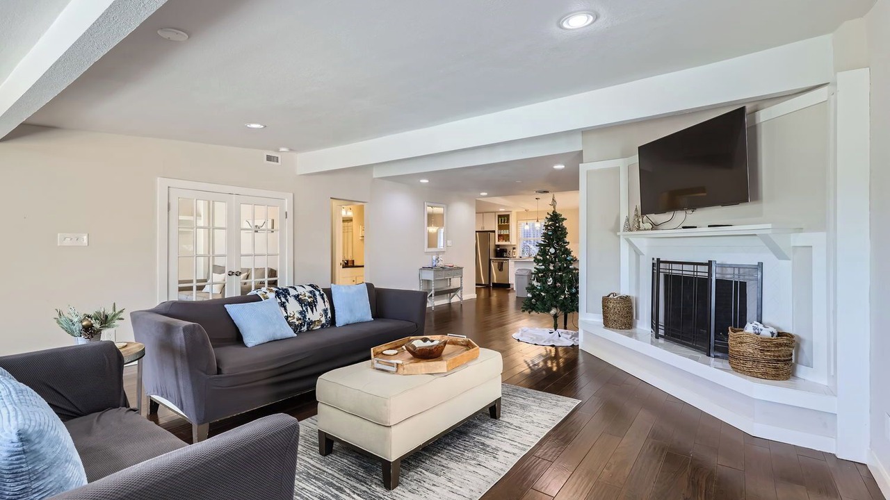Photo of Livingroom in Shearer Hills - Ridgeview