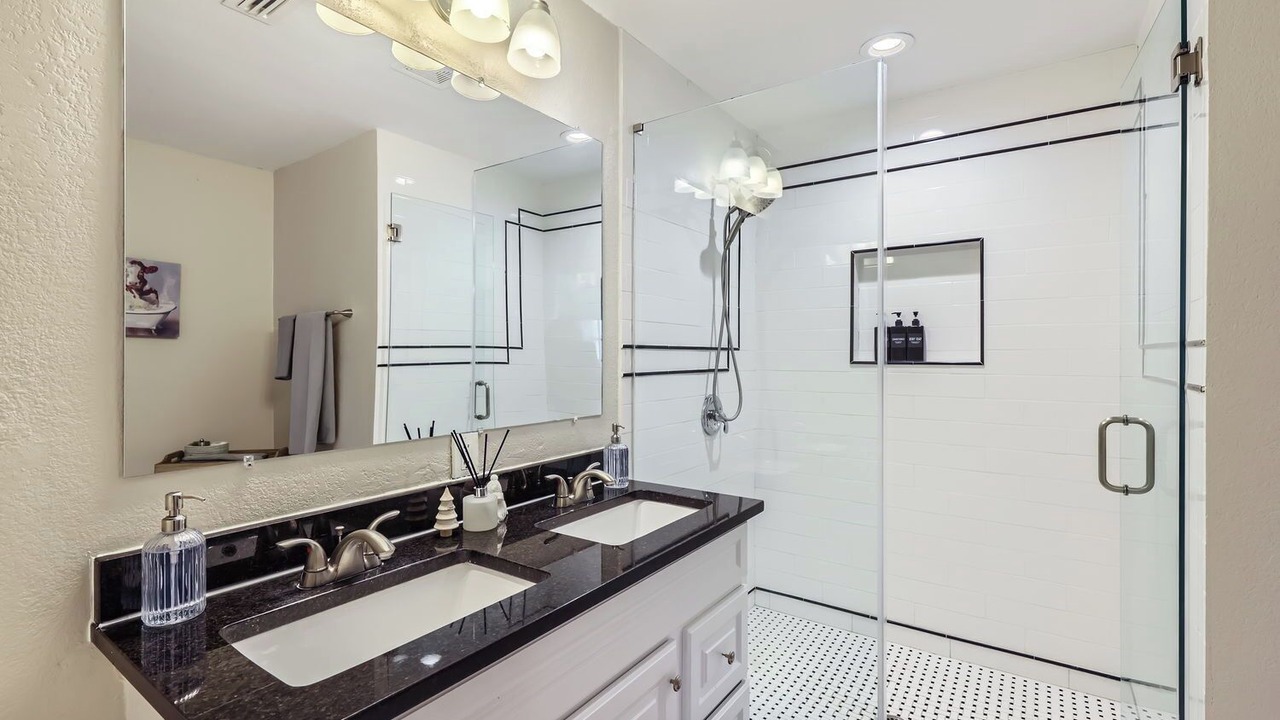Photo of Bathroom in Shearer Hills - Ridgeview