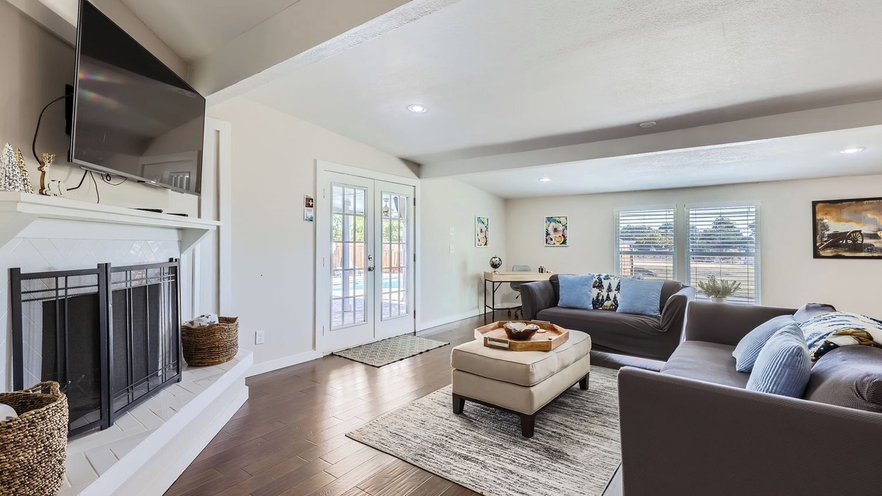 Photo of Livingroom in Shearer Hills - Ridgeview