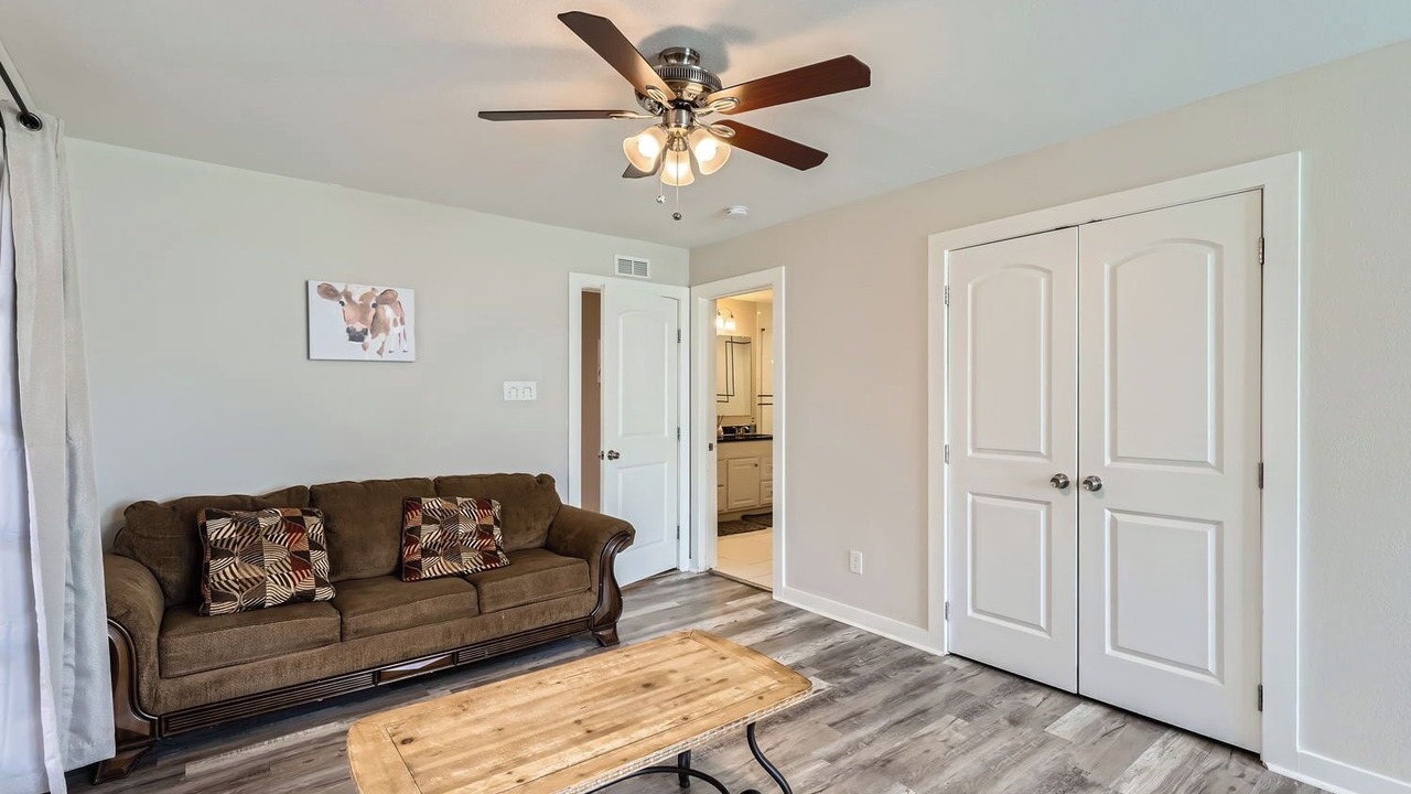 Photo of Livingroom in Shearer Hills - Ridgeview