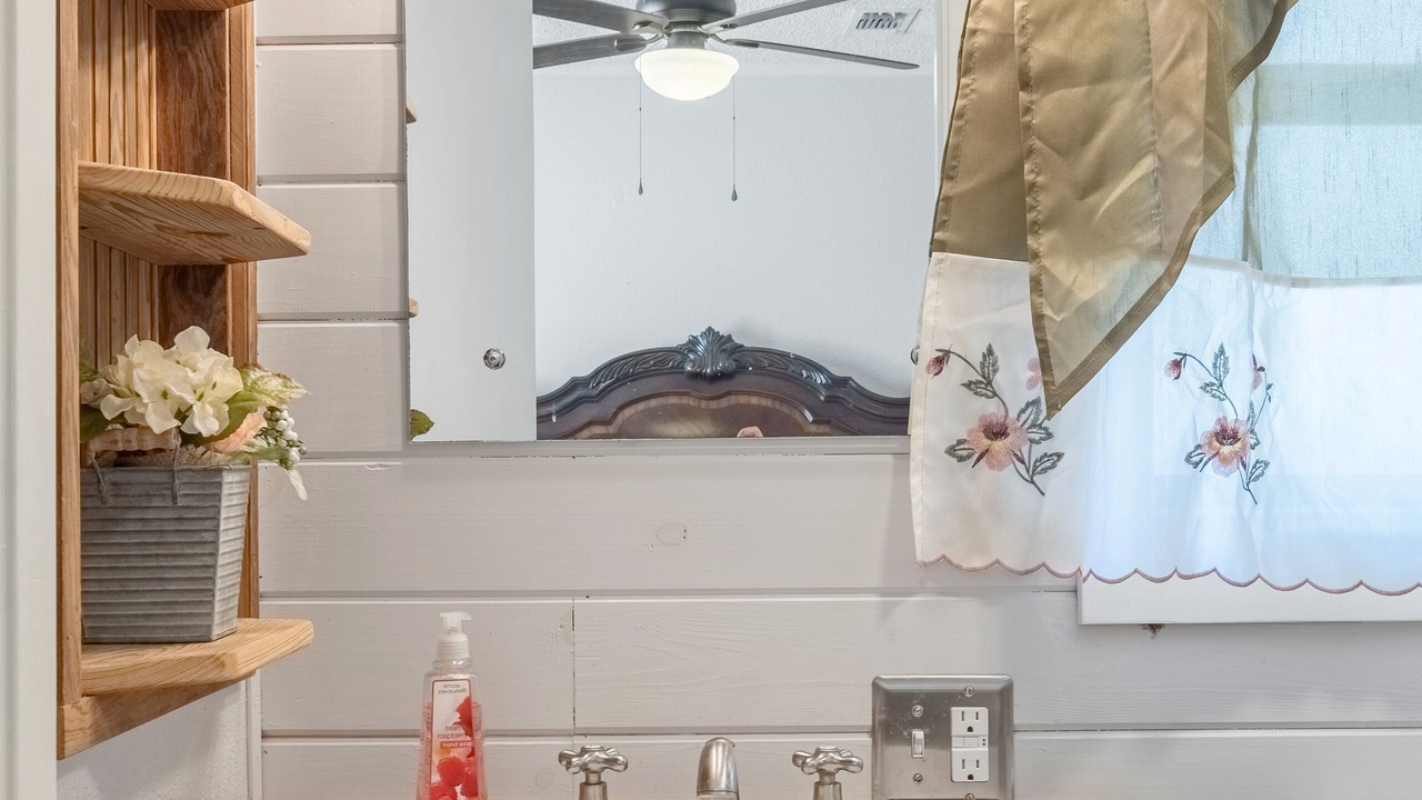 Photo of Bathroom in Carmine