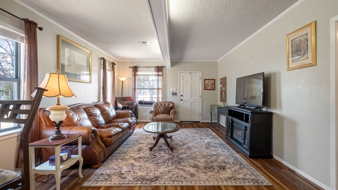 Photo of Livingroom in Carmine