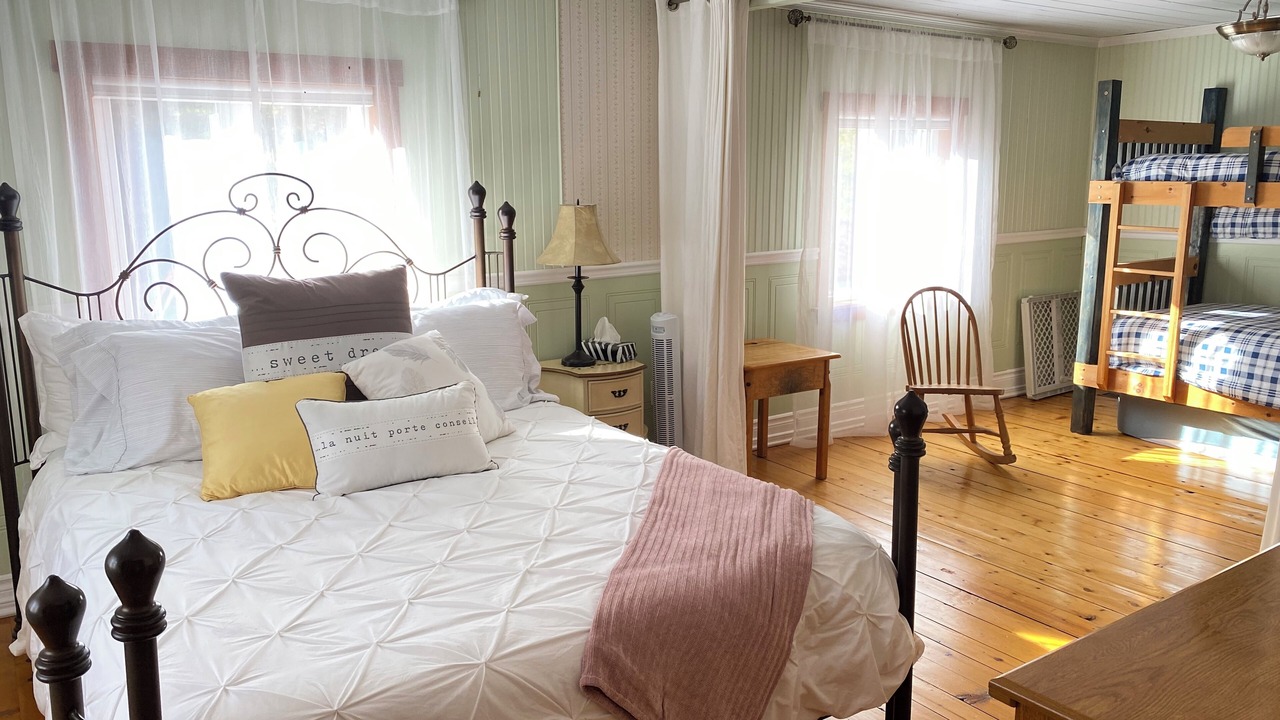 Photo of Bedroom in Saint-Gabriel-de-Valcartier