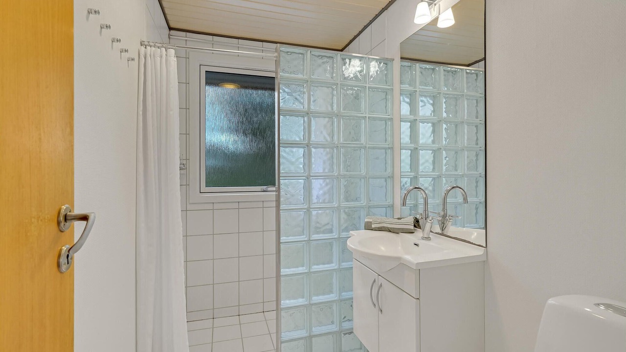 Photo of Bathroom in Spodsbjerg