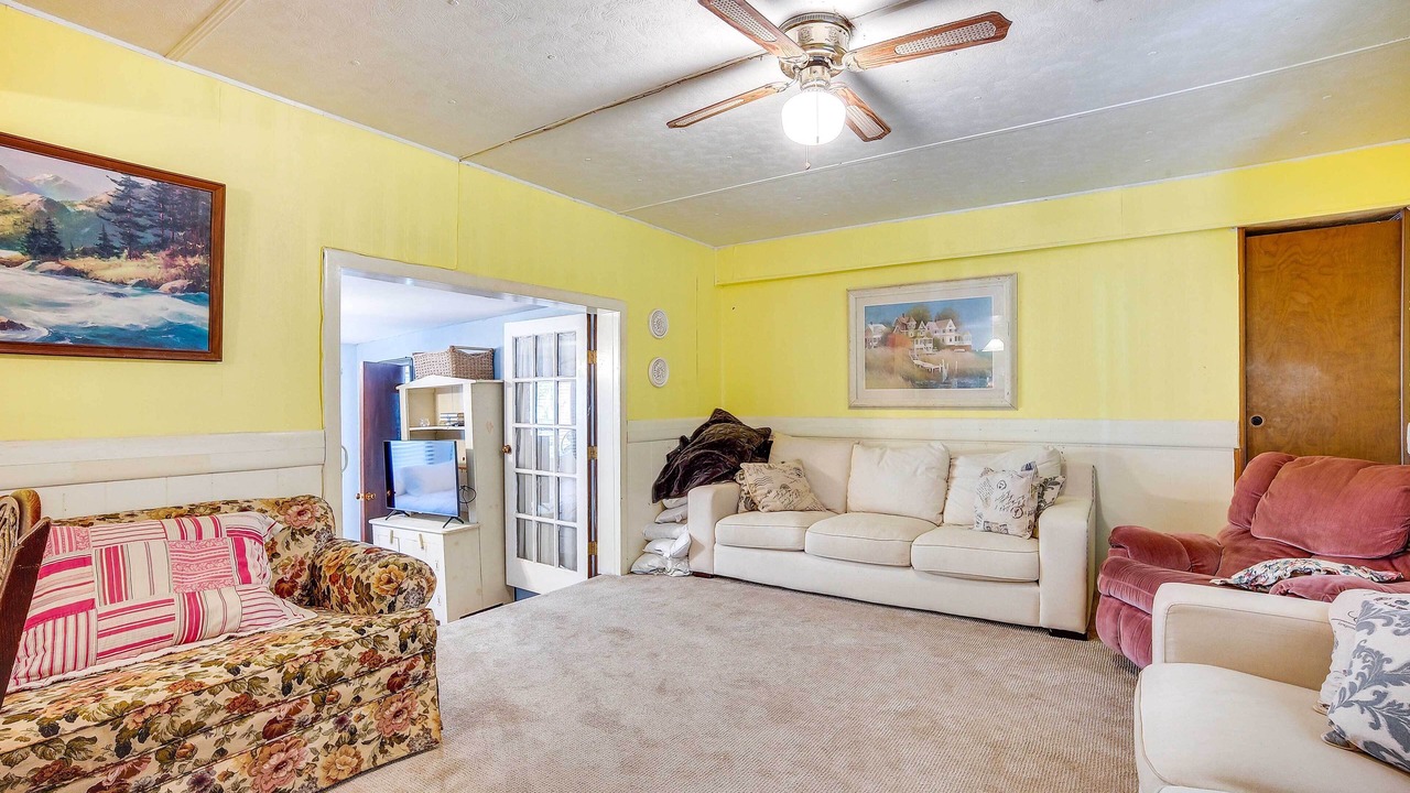 Photo of Livingroom in Trinity