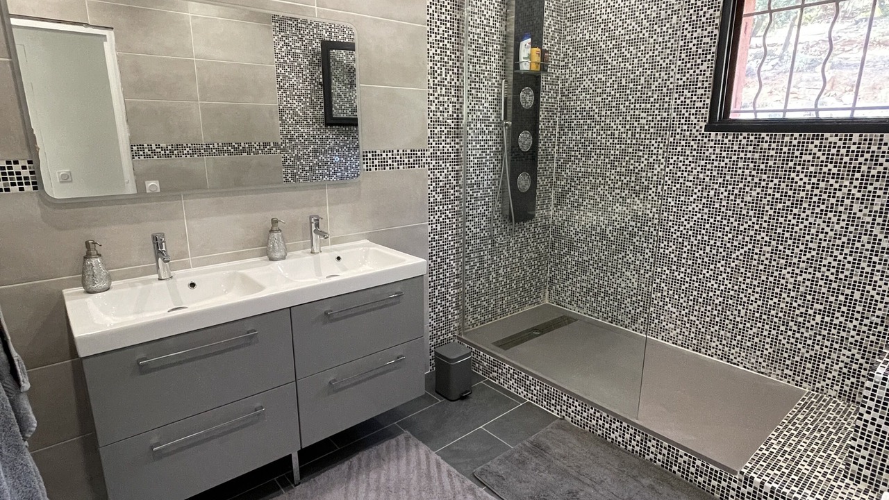 Photo of Bathroom in Le Cannet-des-Maures