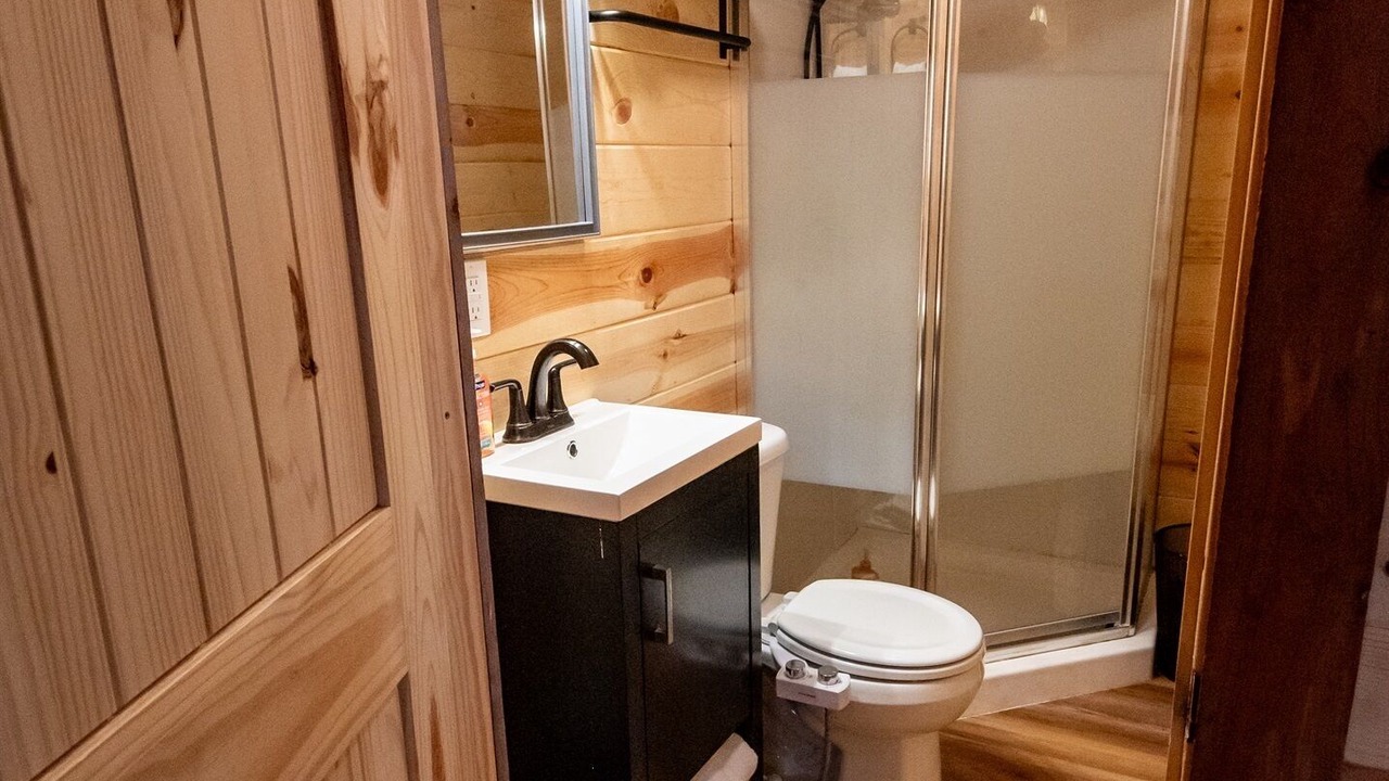 Photo of Bathroom in Marshall