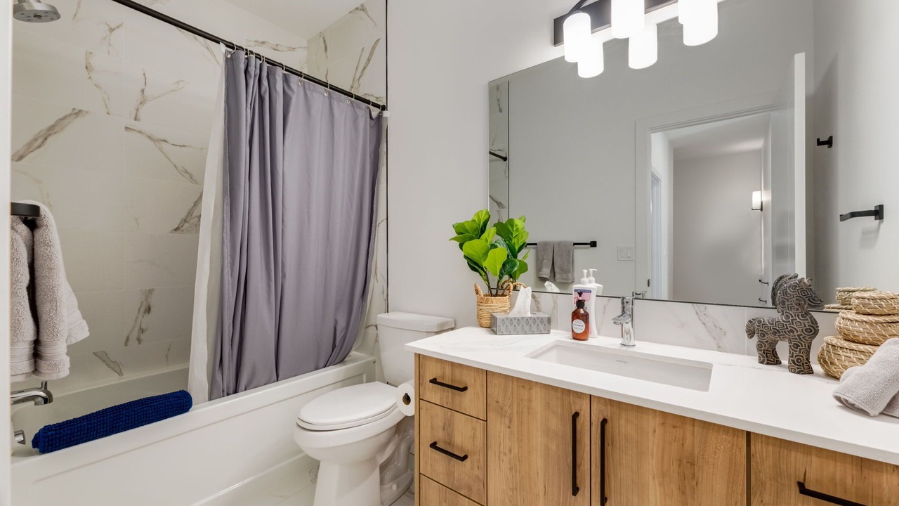 Photo of Bathroom in Shaganappi