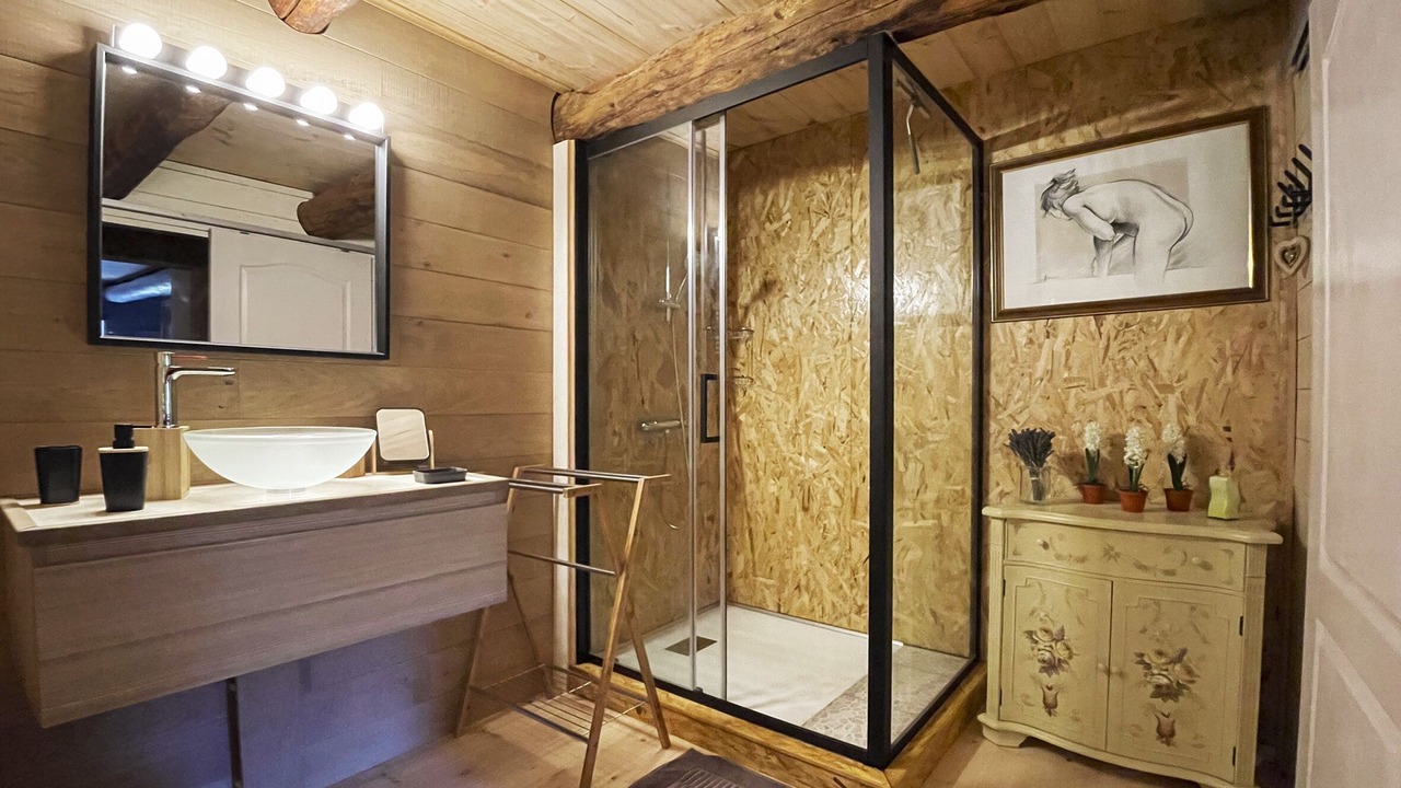 Photo of Bathroom in Saint-Germain-lʼHerm