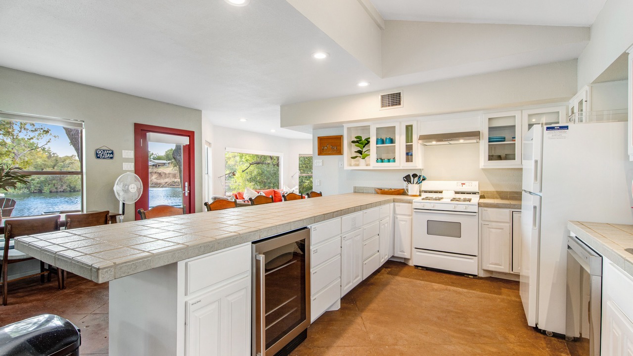 Photo of Kitchen in Buchanan Dam