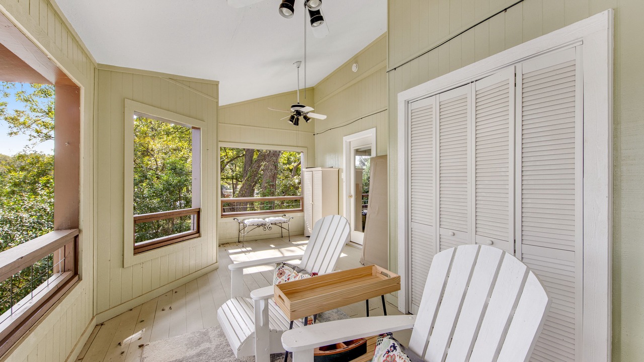 Photo of Patio Balcony in Buchanan Dam