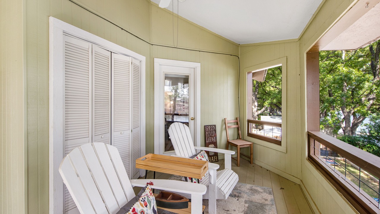 Photo of Patio Balcony in Buchanan Dam