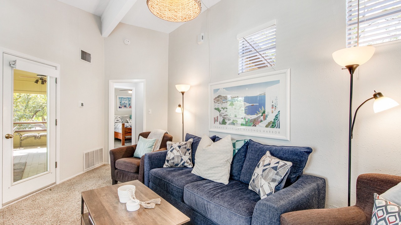 Photo of Livingroom in Buchanan Dam
