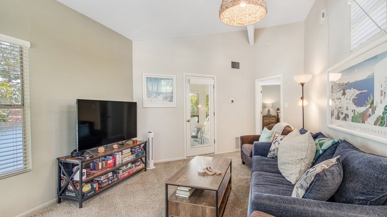 Photo of Livingroom in Buchanan Dam