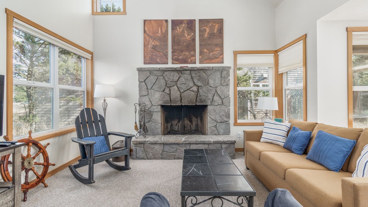 Photo of Livingroom in Shorepine Village