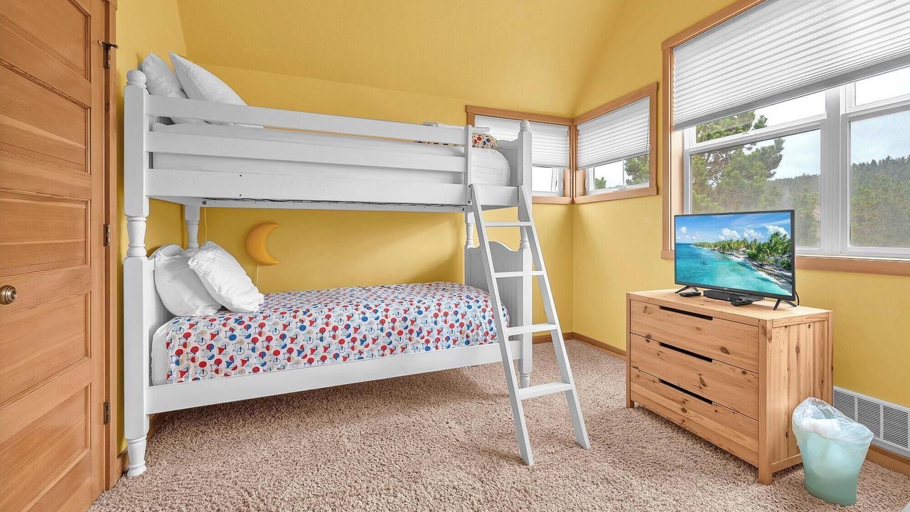 Photo of Bedroom in Shorepine Village