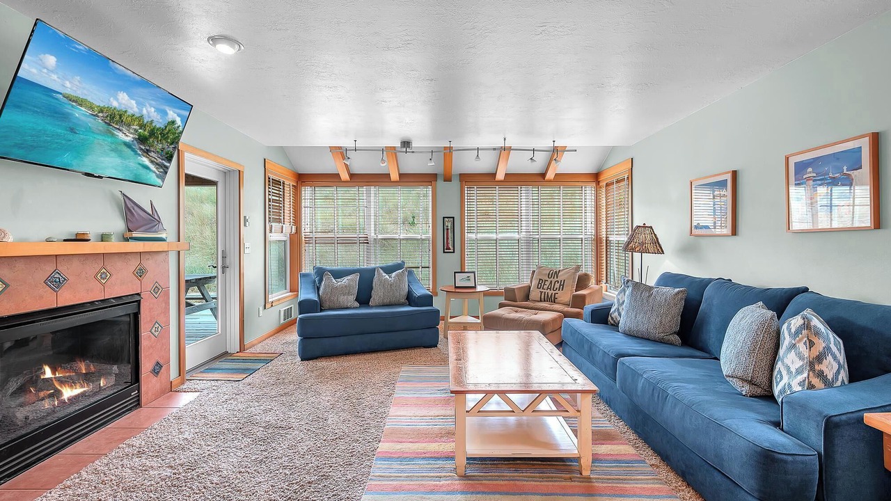 Photo of Livingroom in Shorepine Village