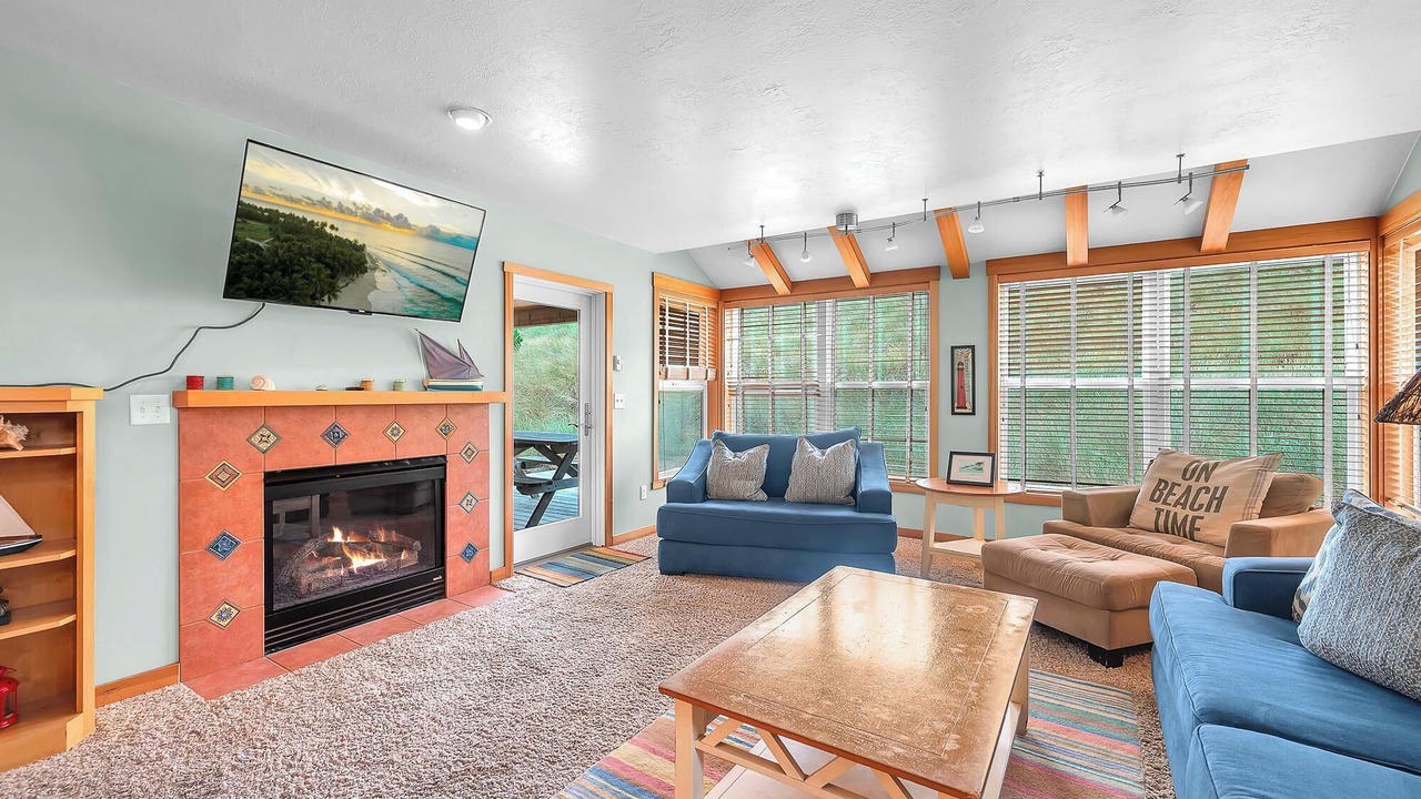 Photo of Livingroom in Shorepine Village