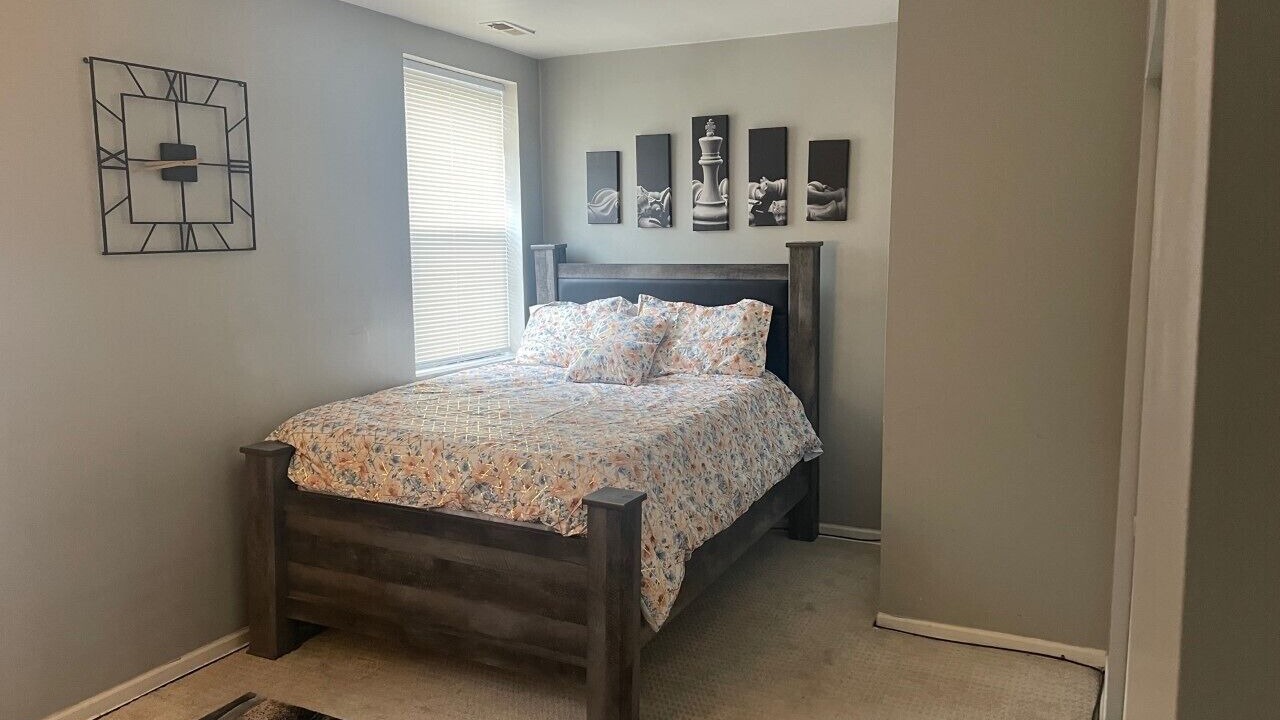 Photo of Bedroom in Kenwood