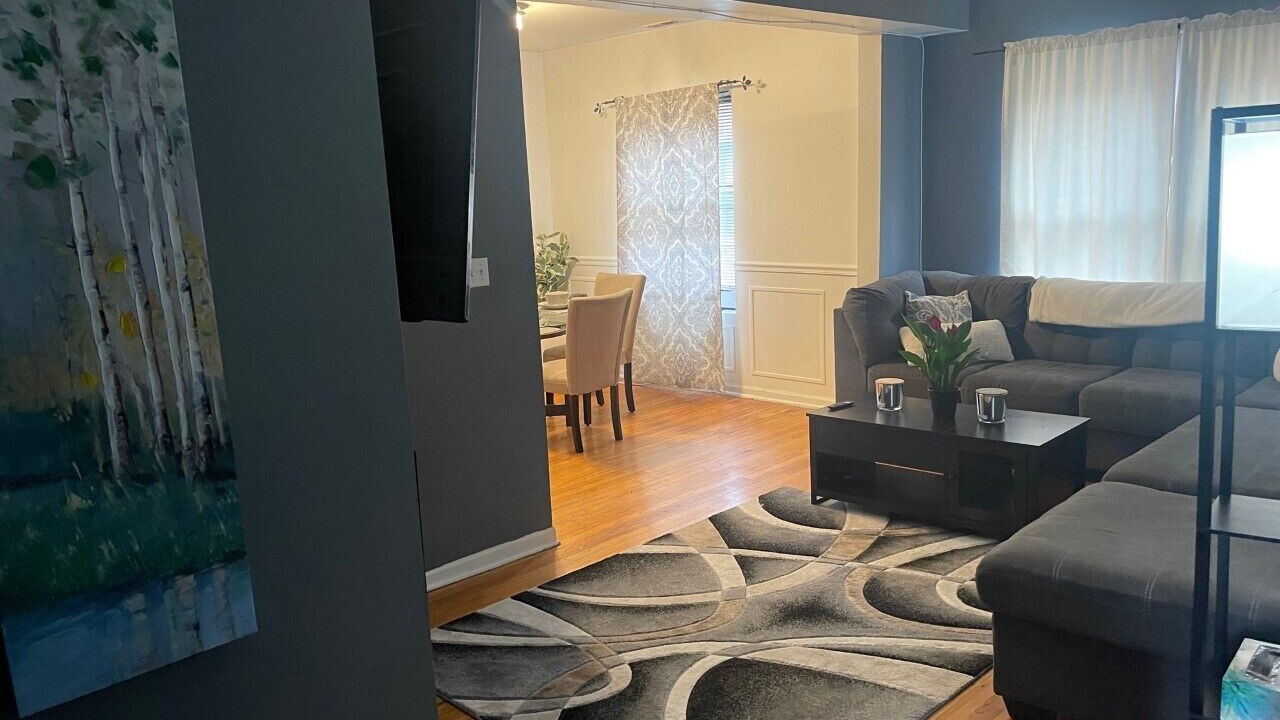 Photo of Livingroom in Kenwood