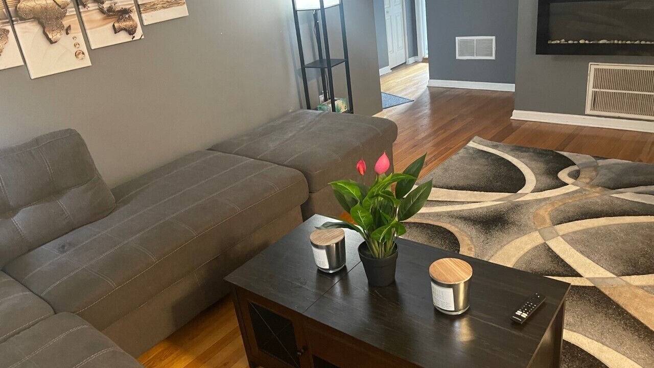 Photo of Livingroom in Kenwood