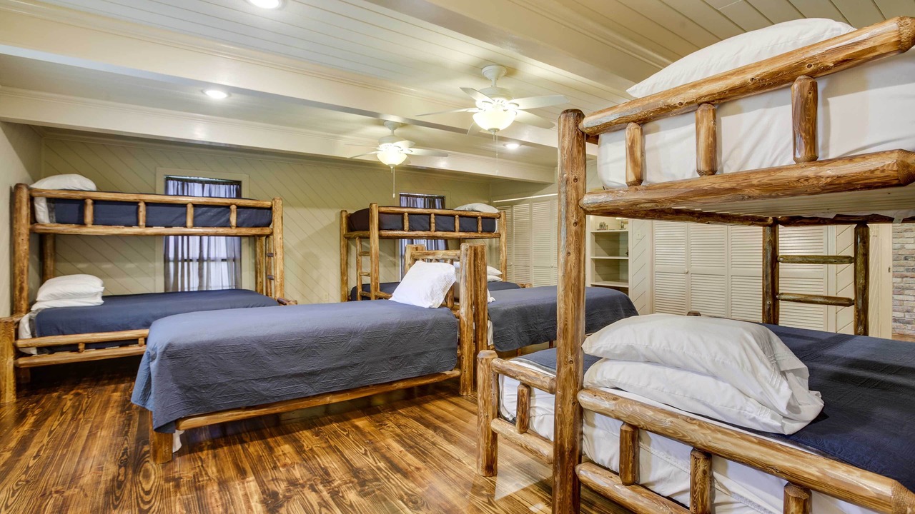 Photo of Bedroom in Theriot
