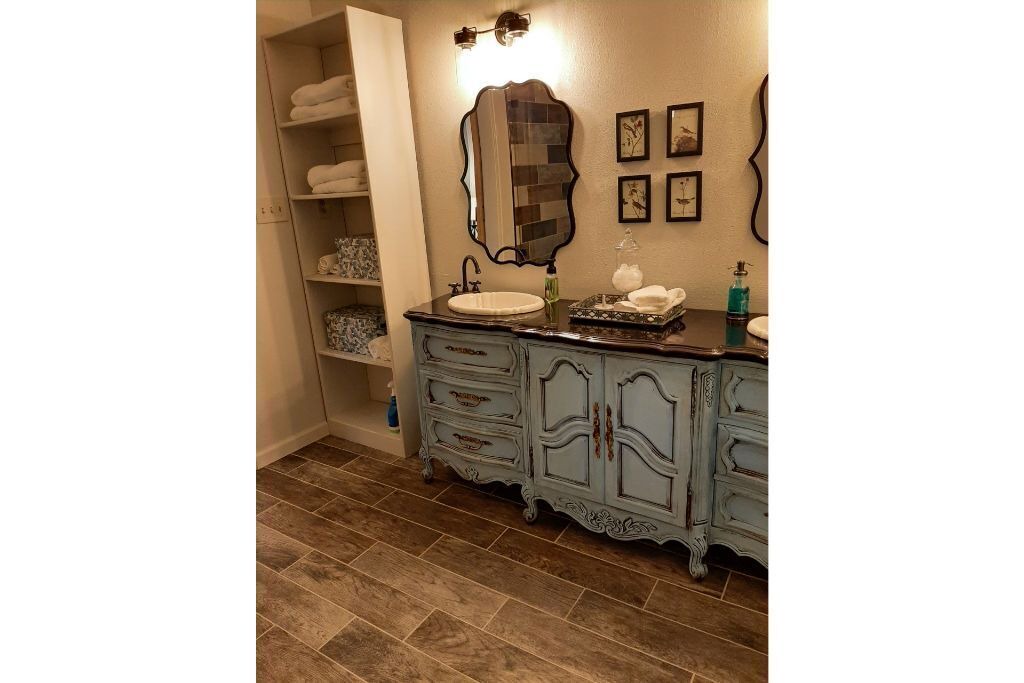 Photo of Bathroom in Hawkins
