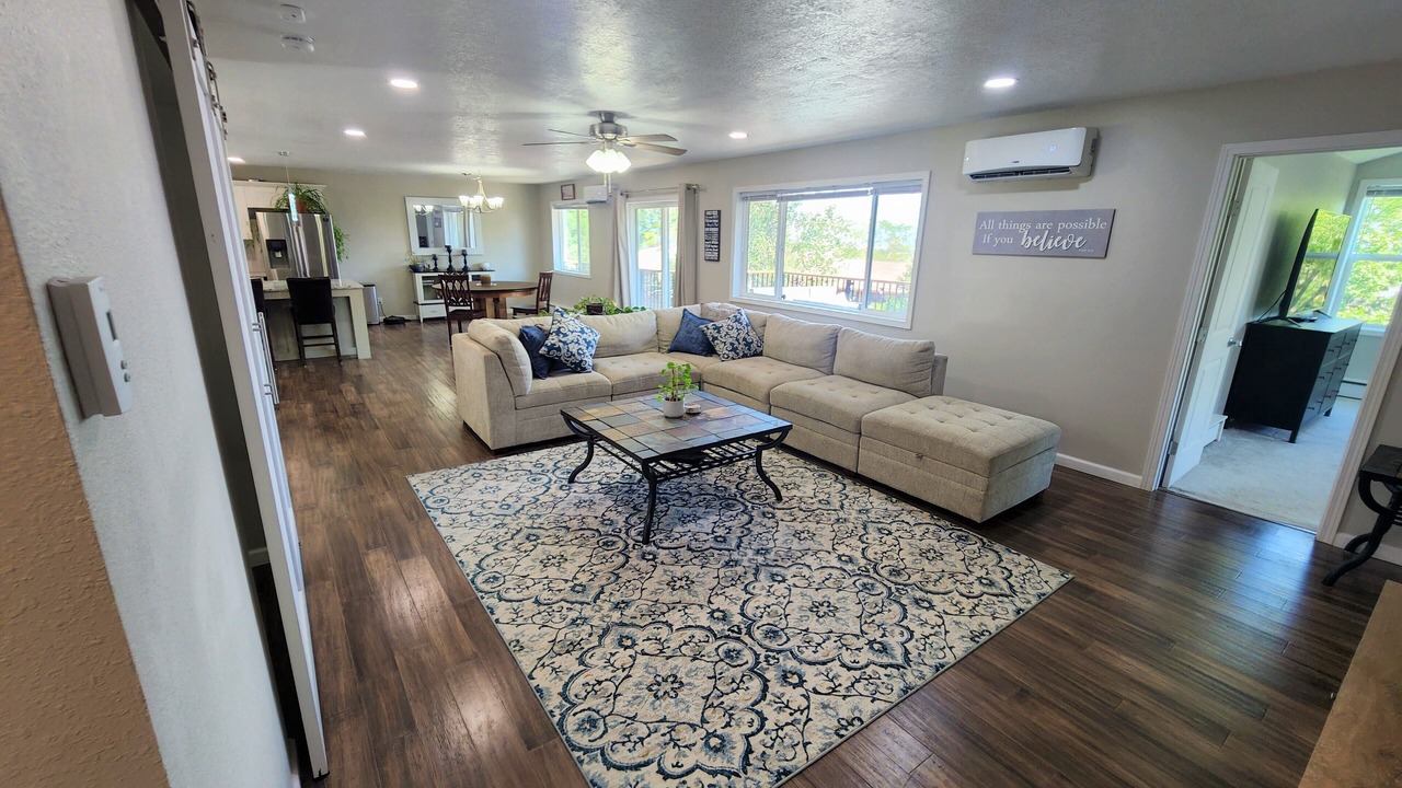 Photo of Livingroom in Los Alamos
