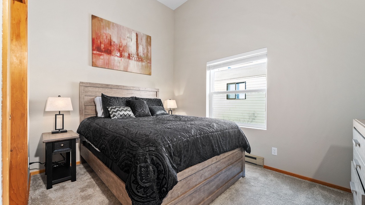 Photo of Bedroom in Oak Harbor