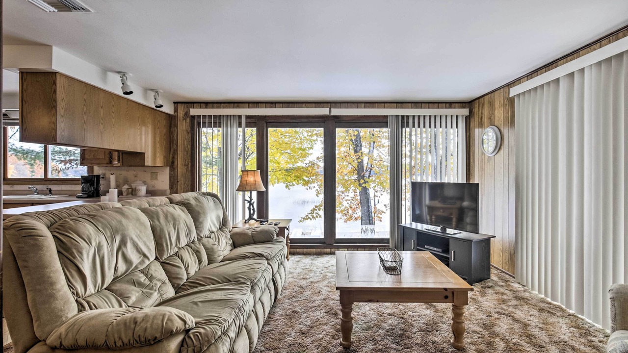 Photo of Livingroom in Eagle River