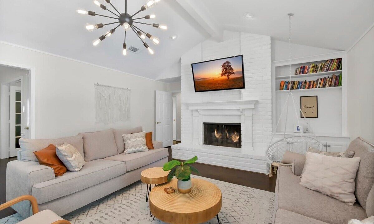 Photo of Livingroom in Jersey Village